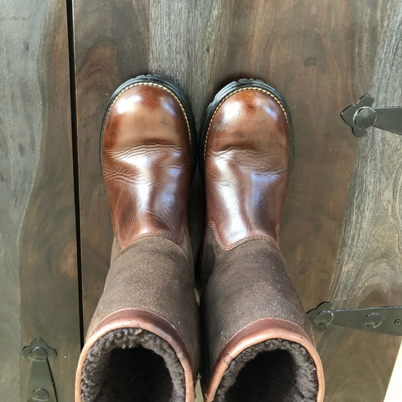 UGG - Chocolate cozy warm 1/2 calf UGG Boots - Picture 2 of 5